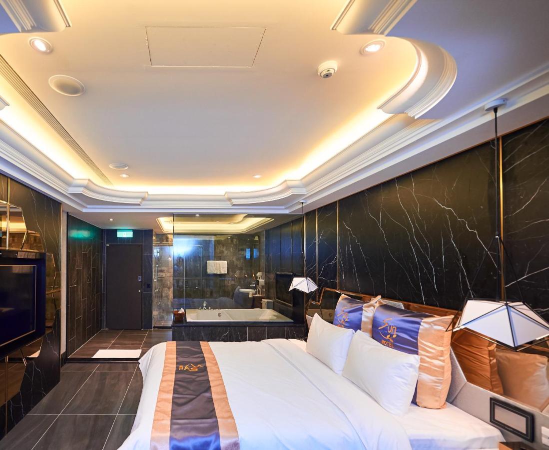 Sun Motel Kaohsiung Exterior foto